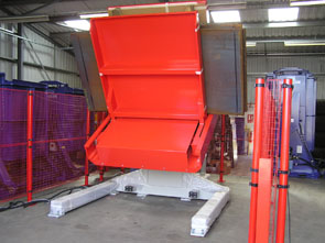 pallet turner with combined roller bearings